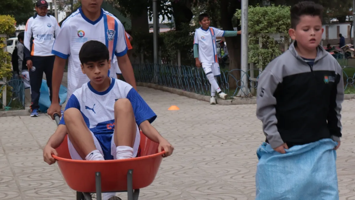 ¡Último Día del Peatón en Cochabamba: Caravana Ciclística épica hasta Vinto!