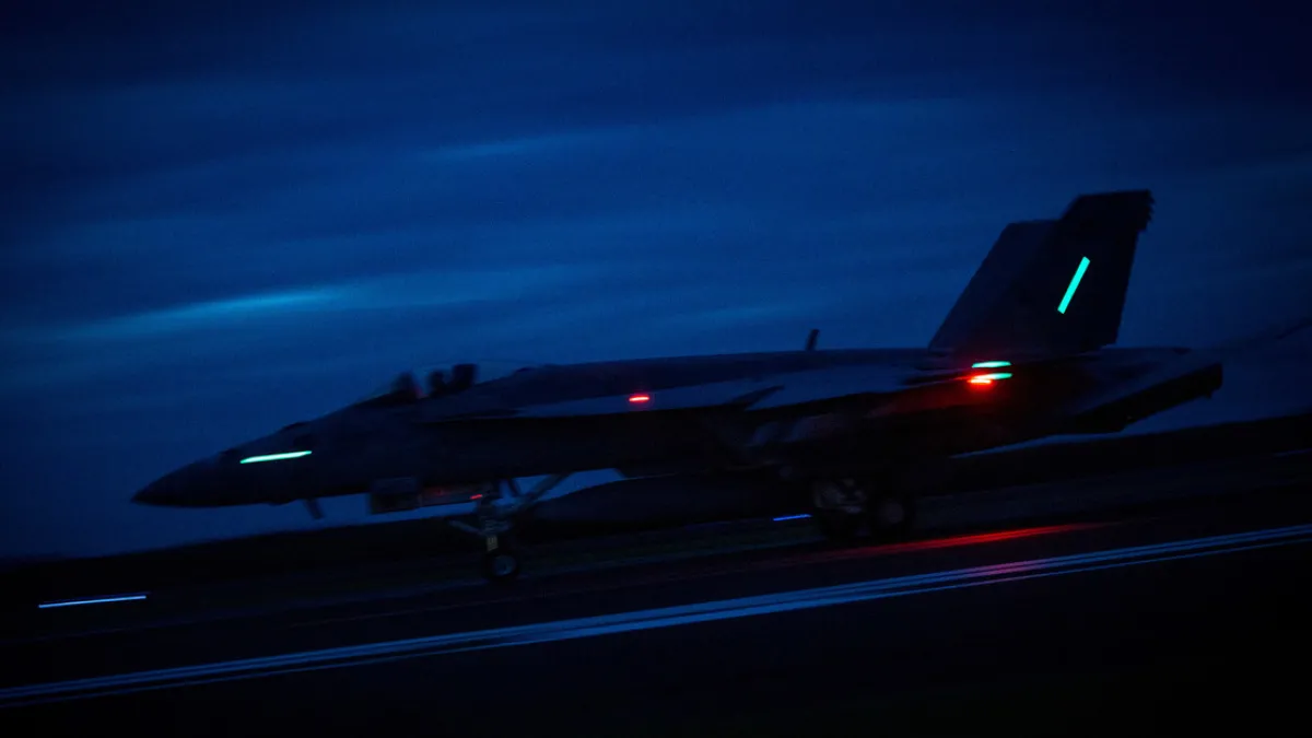 ¿Qué es el EA-18G Growler, el arma de guerra electrónica clave en la agresión contra Venezuela?