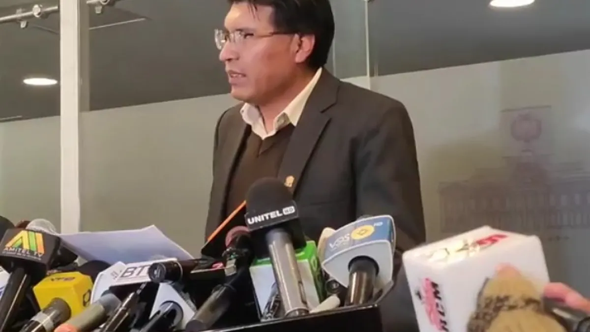 Condori propone referéndum para cortar sueldos de asambleístas: "Pueblo debe decidir cuánto ganan sus servidores"