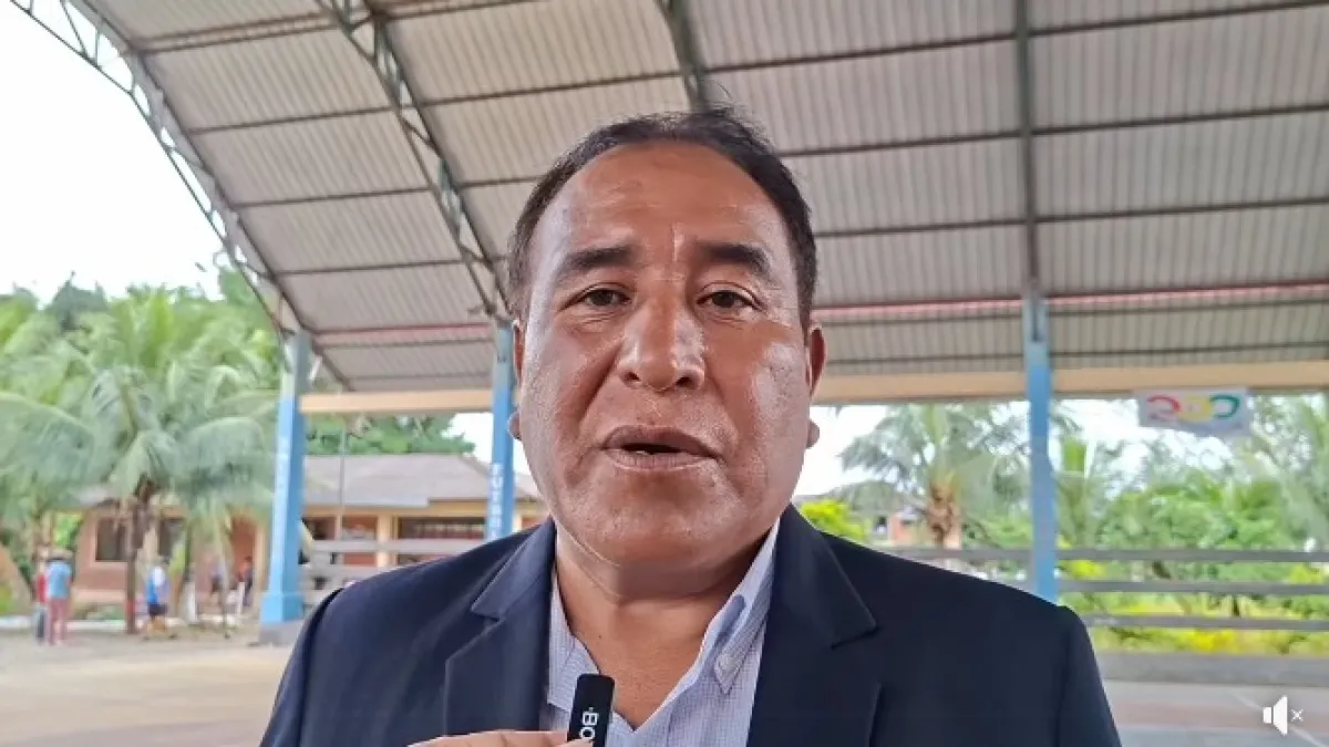 Estudiantes de Nueva Canaán desafían nueva norma y vuelven a clases impecables