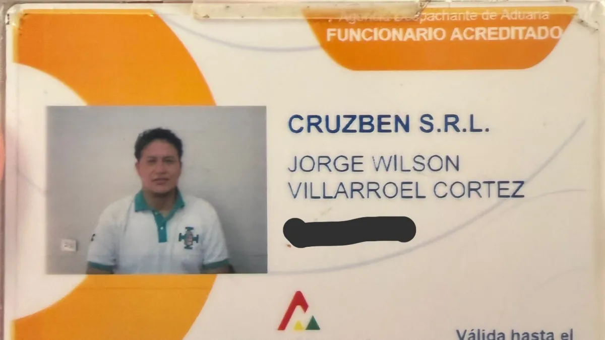 Funcionario de Aduana es aprehendido por caso de 351 kilos de marihuana líquida en Viru Viru; estaba oculto bajo una cama