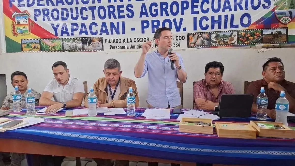 Gobierno se compromete a abrogar el DS 5547 y productores levantan el bloqueo en Yapacaní