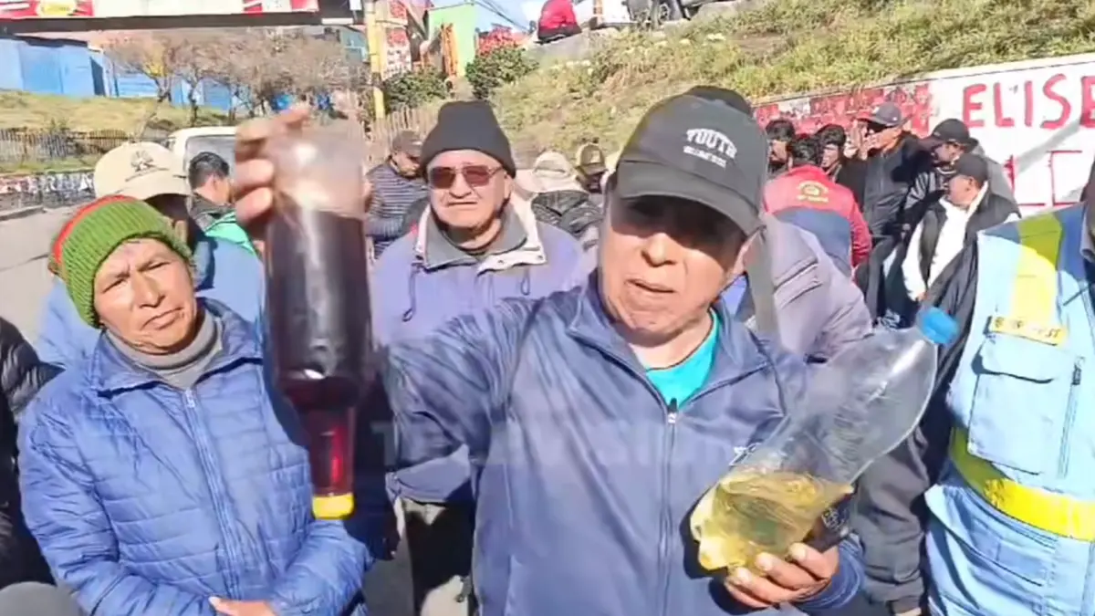 ¡Transportistas claman por Evo Morales: "¡Que vuelva, basta de gasolina basura de  Paz!"