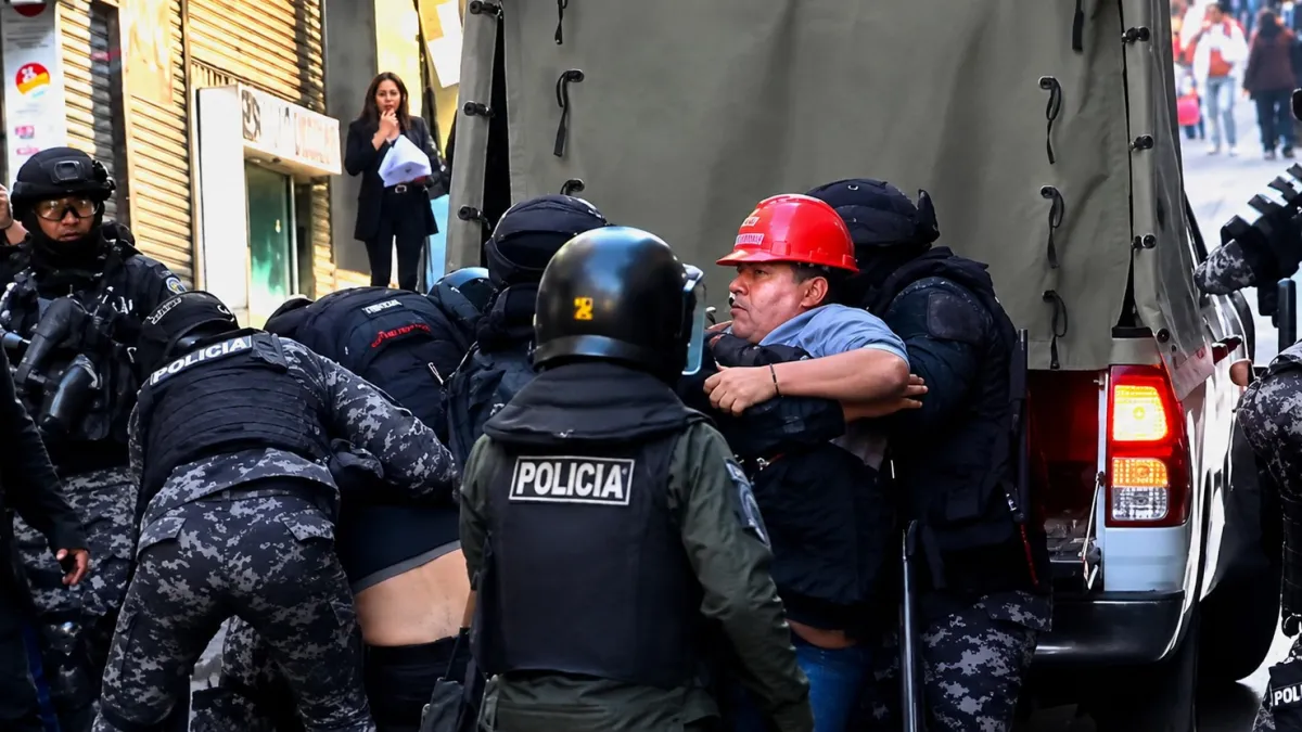 Morales expresa solidaridad con fabriles detenidos y denuncia persecución política y judicial en Bolivia