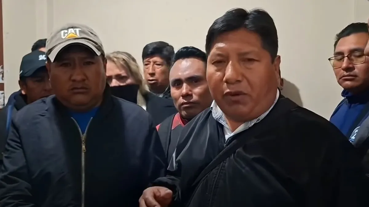 Dirigentes de maestros rurales denuncian retención en baño del Ministerio de Educación